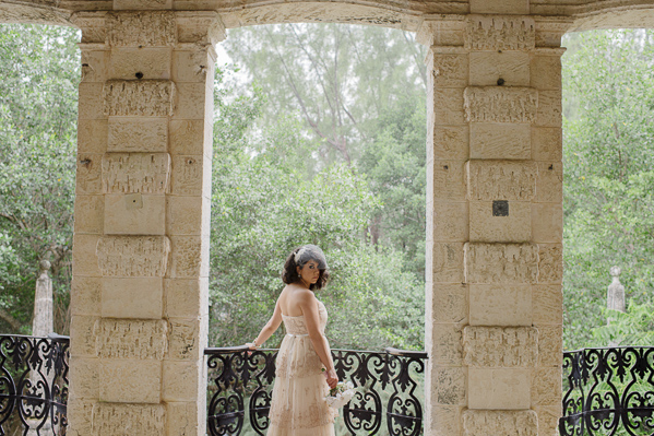 vintage wedding at Vizcaya Museum and Gardens, Florida, photo by Maloman Studios | via junebugweddings.com vintage wedding at Vizcaya Museum and Gardens, Florida, photo by Maloman Studios | via junebugweddings.com