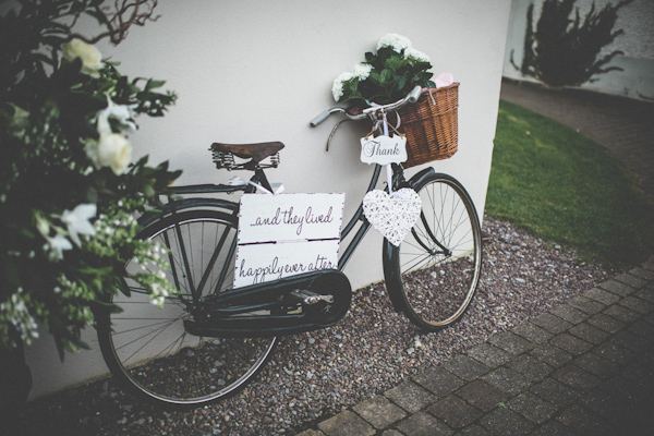 homemade wedding on the coast of Ireland, photo by Savo Photography | via junebugweddings.com homemade wedding on the coast of Ireland, photo by Savo Photography | via junebugweddings.com