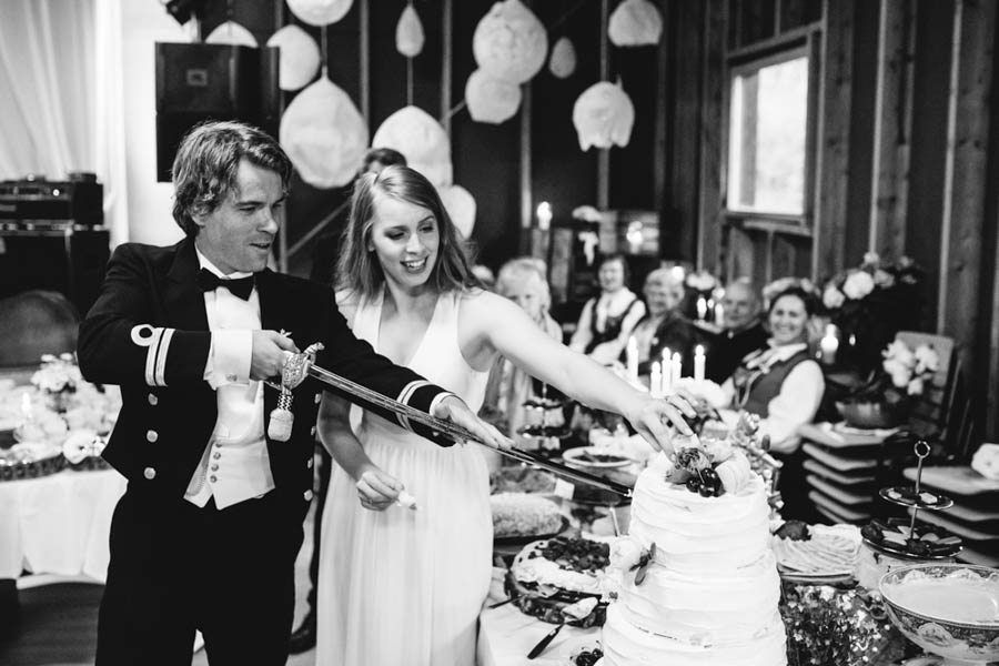 Traditional-Barn-Wedding-in-Norway-Damien-Milan-Photography--29