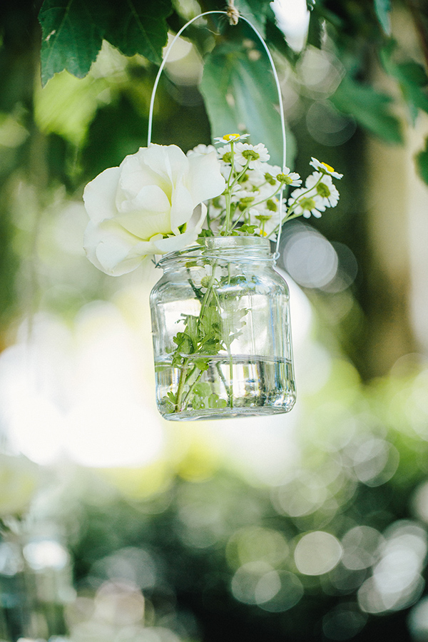 charming Australia wedding with gorgeous wedding party style, photo by Hannah Blackmore Photography | via junebugweddings.com charming Australia wedding with gorgeous wedding party style, photo by Hannah Blackmore Photography | via junebugweddings.com