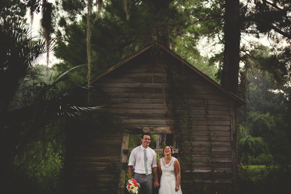 rain on wedding day at Glen Venue, Florida, photo by Jason Mize | via junebugweddings.com rain on wedding day at Glen Venue, Florida, photo by Jason Mize | via junebugweddings.com