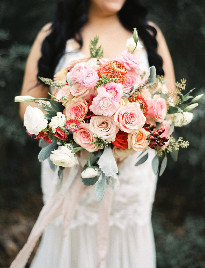 this-houston-museum-of-natural-science-wedding-got-its-inspiration-from-the-gem-and-mineral-exhibit-46