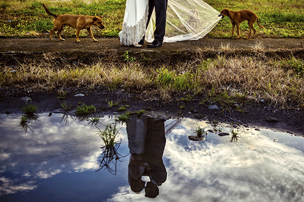intimate destination wedding in Costa Rica, photos by Davina and Daniel | via junebugweddings.com intimate destination wedding in Costa Rica, photos by Davina and Daniel | via junebugweddings.com