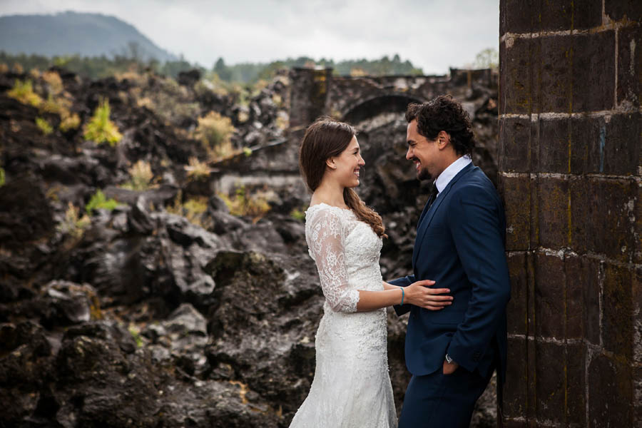 Romantic-Post-Wedding-Shoot-San-Juan-Parangaricutiro-Jorge-Kick (10 of 25)