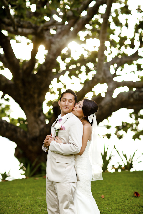 pink destination wedding in Hawaii at St Regis Princeville Resort, photos by Dmitri and Sandra Photography | via junebugweddings.com pink destination wedding in Hawaii at St Regis Princeville Resort, photos by Dmitri and Sandra Photography | via junebugweddings.com
