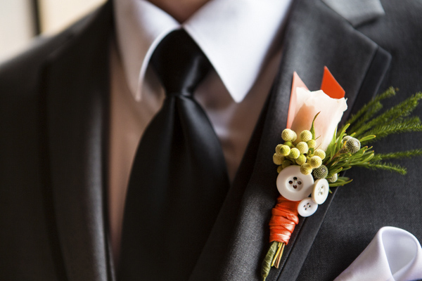 peach, coral, grey wedding at Swiftwater Cellars, photo by La Vie Photography | via junebugweddings.com peach, coral, grey wedding at Swiftwater Cellars, photo by La Vie Photography | via junebugweddings.com