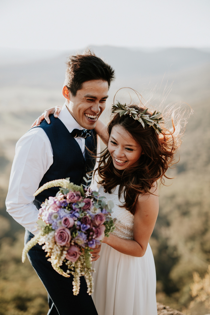 adventurous-engagement-photos-in-australias-blue-mountains-14