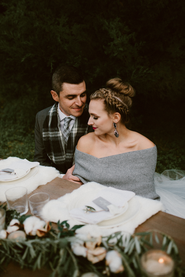 fashionably-cozy-winter-wedding-inspiration-9