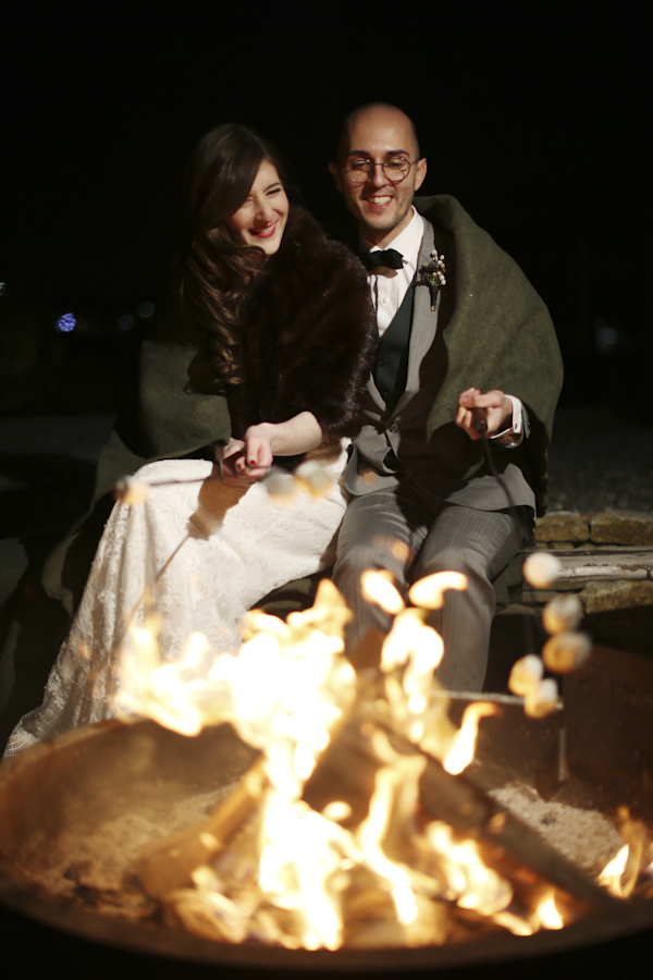 warm and cozy winter wedding, photo by Alison Conklin Photography | via junebugweddings.com warm and cozy winter wedding, photo by Alison Conklin Photography | via junebugweddings.com
