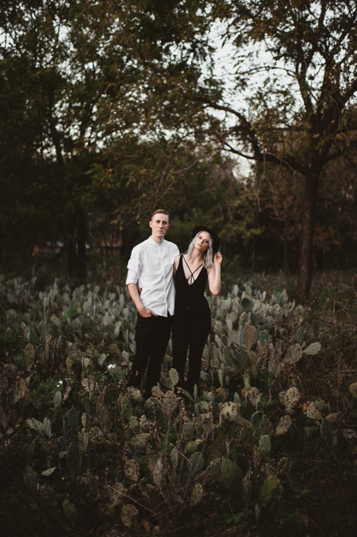 moody-and-romantic-anniversary-photos-in-dallas-tx-37