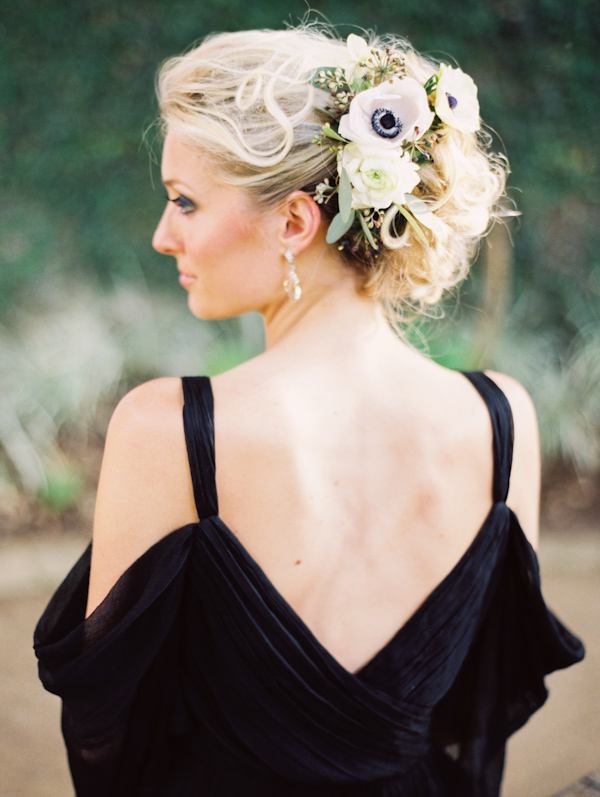 organic black & white wedding inspiration photo shoot, photo by Taylor Lord Photography | via junebugweddings.com organic black & white wedding inspiration photo shoot, photo by Taylor Lord Photography | via junebugweddings.com