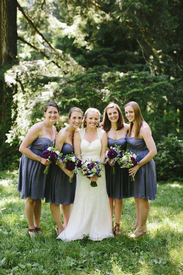 natural, outdoors wedding in Portland, Oregon at Hoyt Arboretum, wedding photo by Aaron Courter Photography | via junebugweddings.com natural, outdoors wedding in Portland, Oregon at Hoyt Arboretum, wedding photo by Aaron Courter Photography | via junebugweddings.com