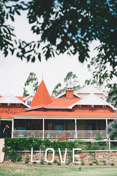 pretty travel inspired wedding in York, Australia with photos by Ben Yew Photography | junebugweddings.com pretty travel inspired wedding in York, Australia with photos by Ben Yew Photography | junebugweddings.com