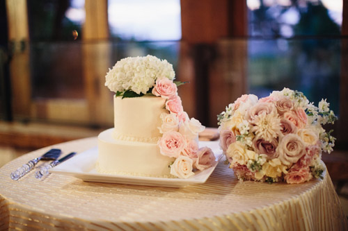 Pretty, classic, pink wedding in Maui from Sweet Pea Events with photos by Sarah & Rocky Photography | via junebugweddings.com Pretty, classic, pink wedding in Maui from Sweet Pea Events with photos by Sarah & Rocky Photography | via junebugweddings.com