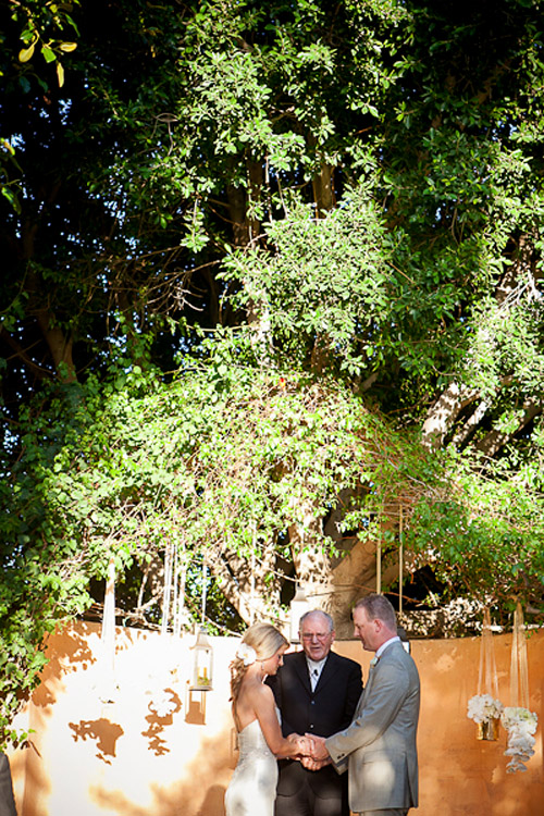 sophisticated gold, coral and cream Phoenix wedding at The Royal Palms Resort, photos by Courtney Sargent Photography sophisticated gold, coral and cream Phoenix wedding at The Royal Palms Resort, photos by Courtney Sargent Photography