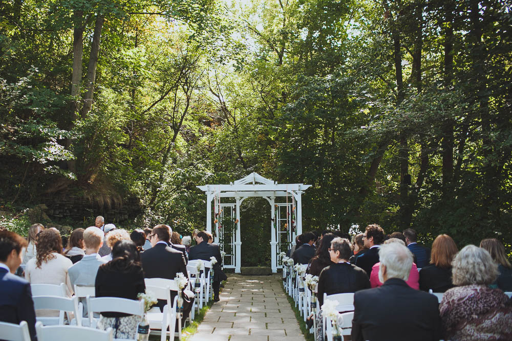 Colorful-and-Romantic-Wedding-at-Ancaster-Mill (28 of 40)