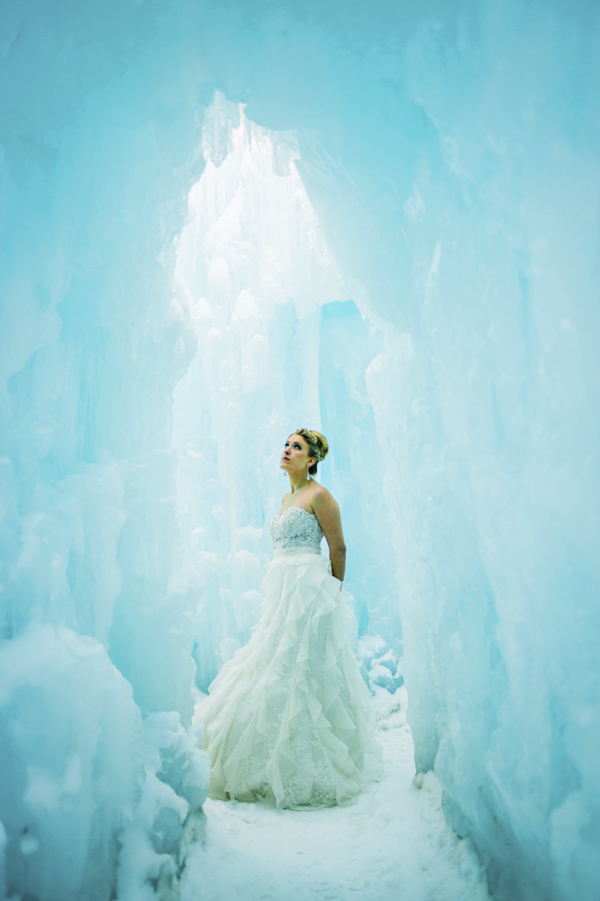 wedding portrait of bride by Robert Evans of Robert Evans Studios | via junebugweddings.com wedding portrait of bride by Robert Evans of Robert Evans Studios | via junebugweddings.com