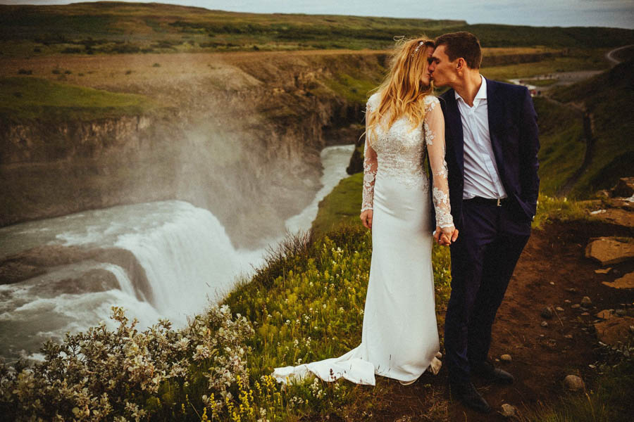 crazy-passionate-icelandic-wedding-adventure-maciej-suwalowski-18