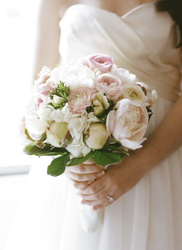 elegant wedding at Studio450 in New York, photo by Karen Hill Photography | via junebugweddings.com elegant wedding at Studio450 in New York, photo by Karen Hill Photography | via junebugweddings.com