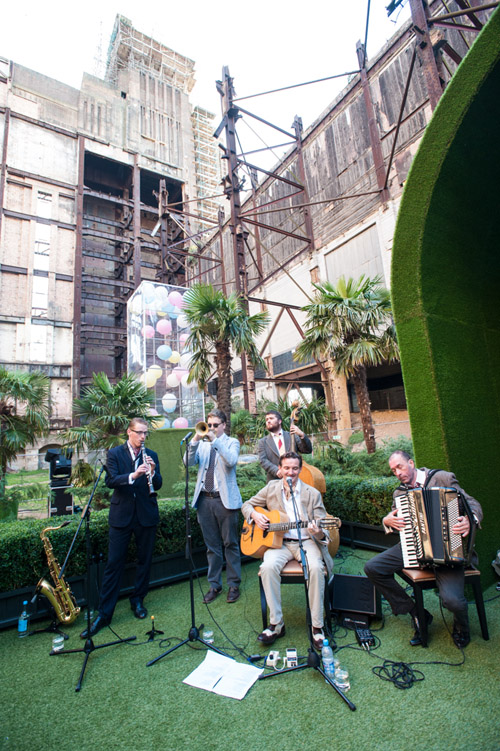 London wedding at Battersea Power Station by MarkNiemierko, photos by Jeremy Enness | via junebugweddings.com London wedding at Battersea Power Station by MarkNiemierko, photos by Jeremy Enness | via junebugweddings.com