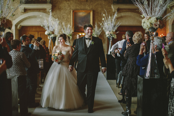 white and gold winter wedding at Fairmont Banff Springs, photo by Gabe McClintock | via junebugweddings.com white and gold winter wedding at Fairmont Banff Springs, photo by Gabe McClintock | via junebugweddings.com