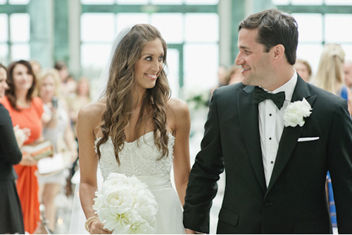white on white wedding at the historic Flagler Museum in Palm Beach, Florida - photos by Bee Photographie white on white wedding at the historic Flagler Museum in Palm Beach, Florida - photos by Bee Photographie