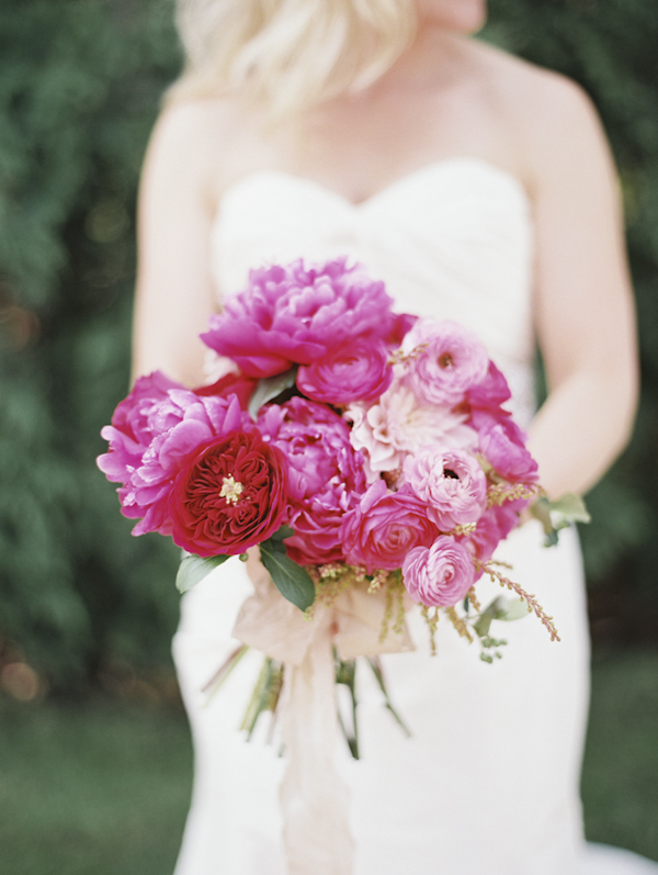 navy and pink nautical wedding at White Bear Yacht Club, Minnesota, photos by Geneoh Photography navy and pink nautical wedding at White Bear Yacht Club, Minnesota, photos by Geneoh Photography
